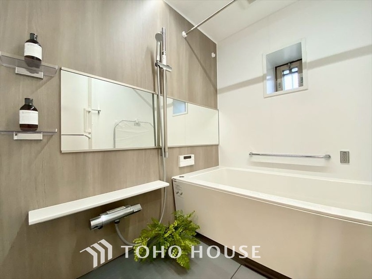 風呂 【BATHROOM】◆プライベートな空間◆simpleだからrelaxできるんです。こころもからだもキレイさっぱり。