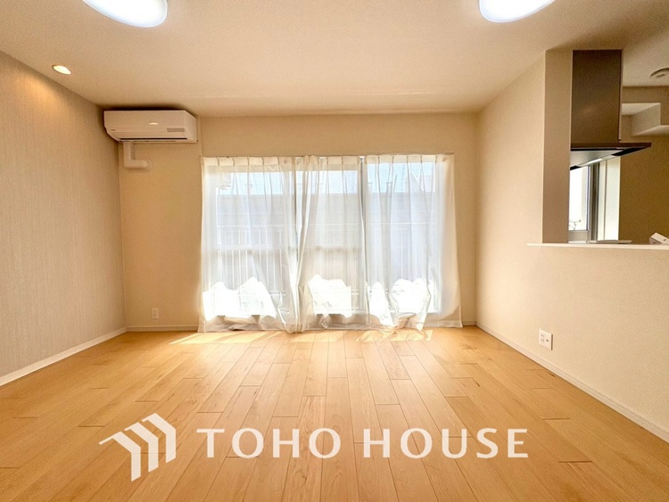 内装 【LIVING】◆眩い◆光が燦々と入り、家族の笑顔を照らす。「いつまでも続いて」と願う夢のような毎日がここにある。