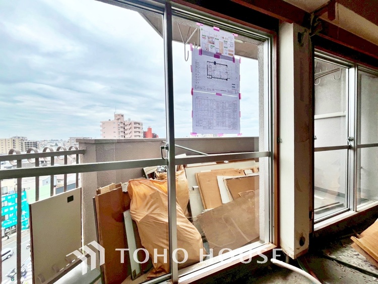 内装 現在改装中◆Sunshine◆光が燦々と入り、いるだけで気持ちいい。「開放的でゆとりあるお部屋です。」