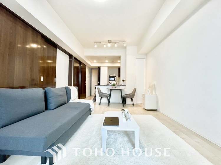 内装 【LIVING】◆住む喜び、楽しさ、感動◆を君と共有したい。いつまでもずっと家族を見渡せるこの広い空間で。※家具付き