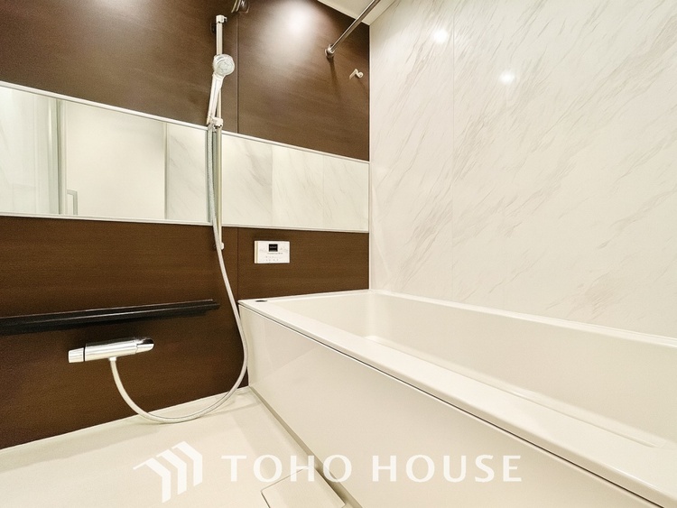 風呂 【BATHROOM】◆プライベートな空間◆simpleだからrelaxできるんです。こころもからだもキレイさっぱり。