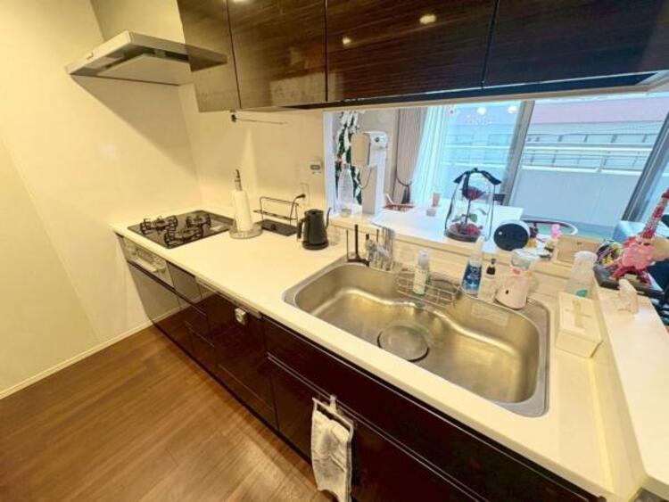 キッチン コンセント付きなので、調理家電も使いやすく、作業が捗ります
