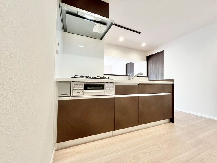 キッチン スマートな意匠と充実の機能を備えたキッチンが、暮らしにおいしい彩りを添えます。