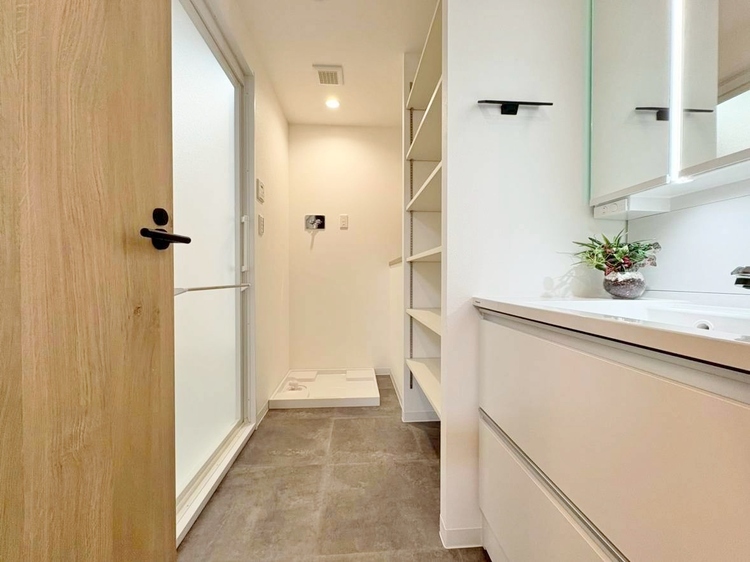 洗面 清潔感と心地よさを重視した、上質感漂うパウダールーム。