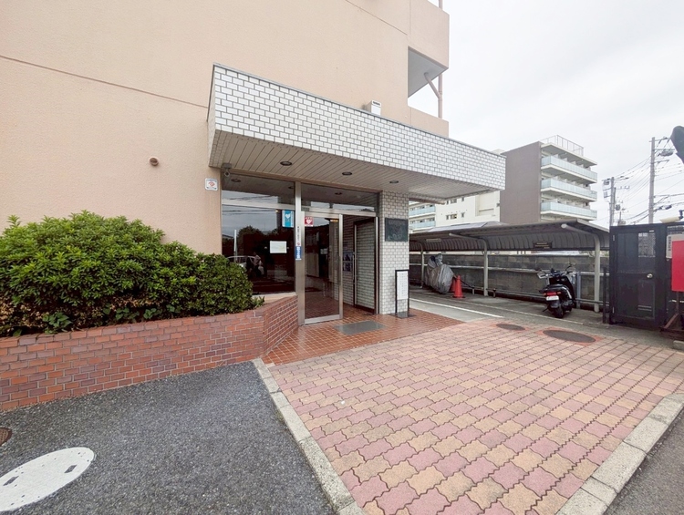 エントランス 外と内をつなぐエントランスは、まさに顔となる場所。