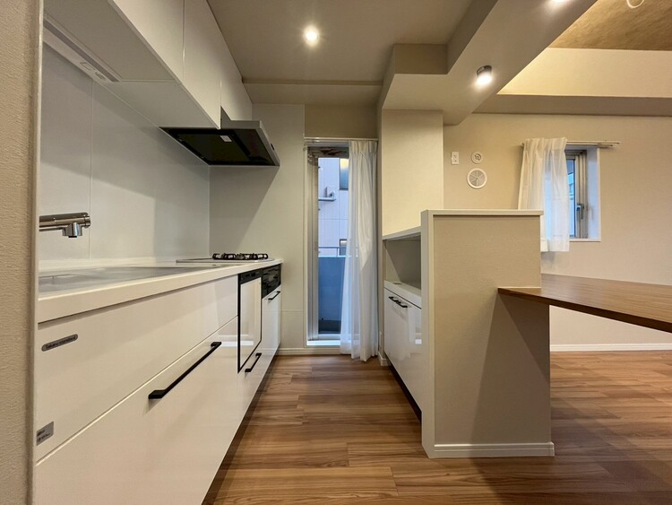 キッチン 洗練されたスタイリッシュなデザイン性と使いやすさを備えた仕様。