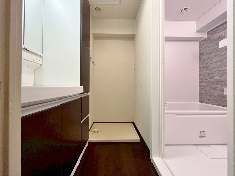 洗面 清潔感と心地よさを重視した、上質感漂うパウダールーム。