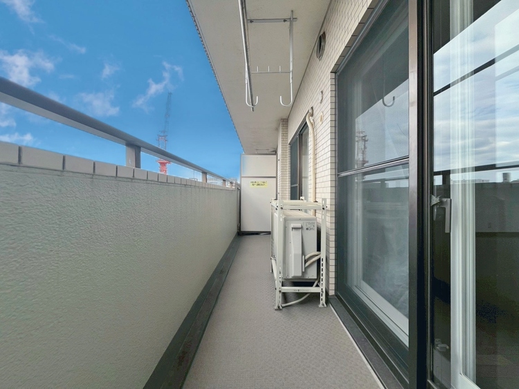 バルコニー 暮らしの中で、光と風を演出してくれるバルコニー。