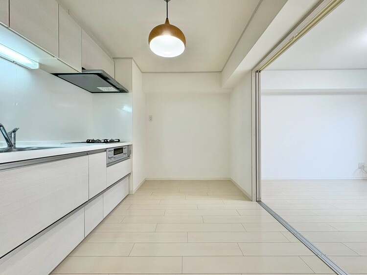 居間 飾り過ぎないシンプルな内装と偏り過ぎないデザインで統一しました。