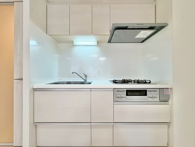 キッチン スマートな意匠と充実の機能を備えたキッチンが、暮らしにおいしい彩りを添えます。