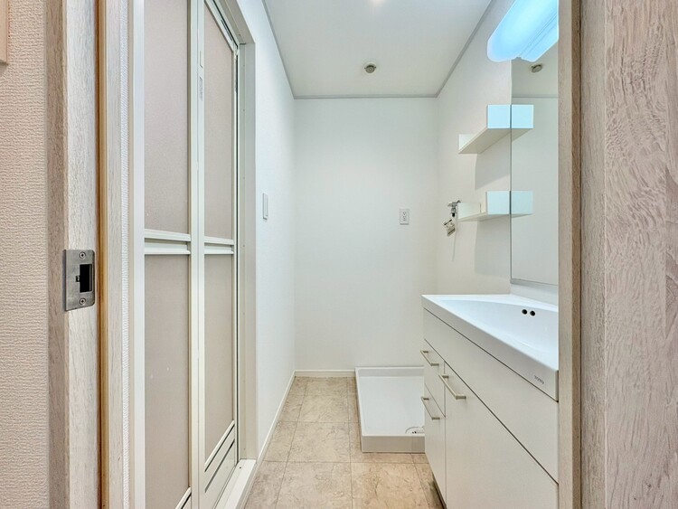 洗面 清潔感と心地よさを重視した、上質感漂うパウダールーム。