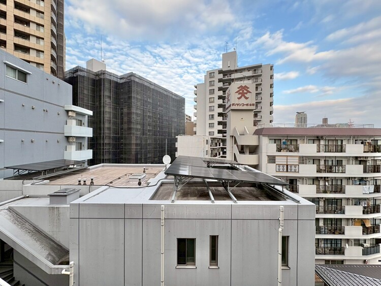 バルコニー 頬をなでる、優しい風を感じることが出来ます。