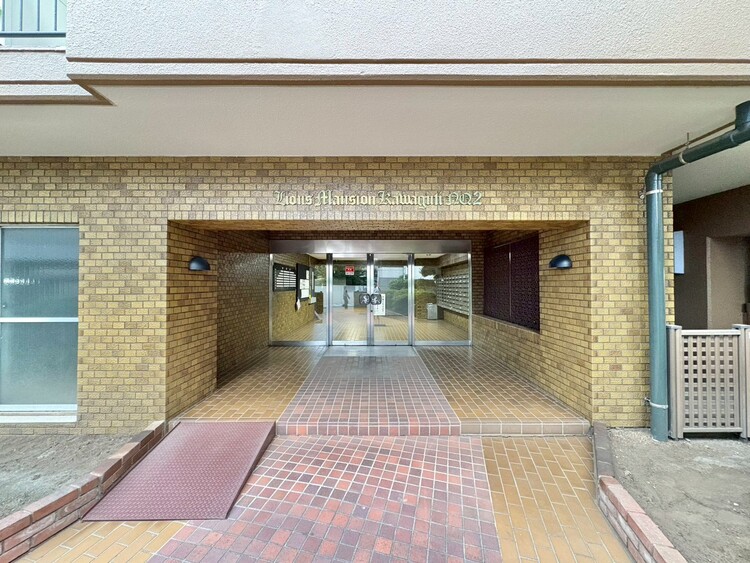 エントランス 外と内をつなぐエントランスは、まさに顔となる場所。