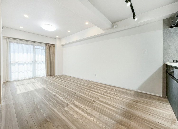 その他 通風・採光に優れ、心地よい光と風が溢れています。*家具消し加工しております。