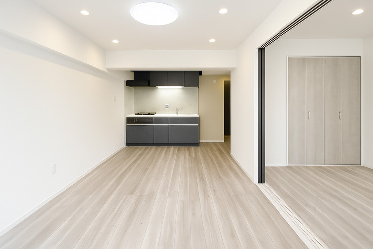 その他 伸びやかな空間のなかで、ゆったりとしたひとときを過ごせます。*家具消し加工しております。