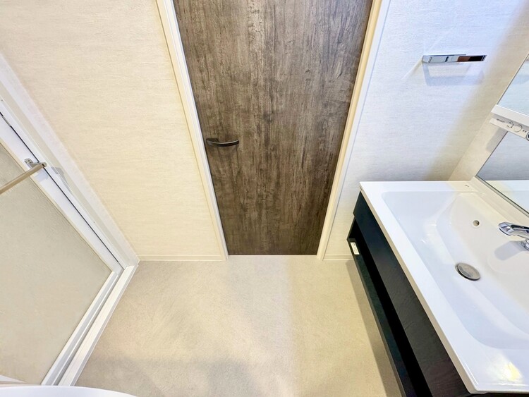 その他 十分な広さの脱衣所。