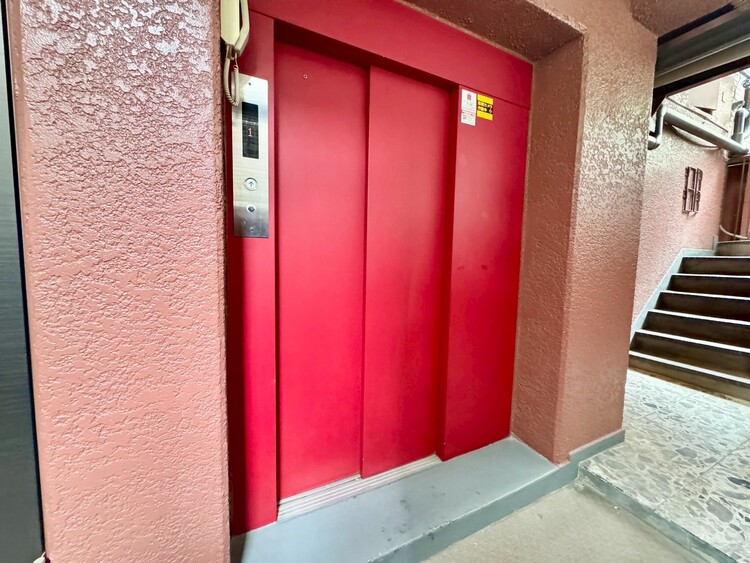 その他 エレベーター完備のため荷物が多くなっても安心。