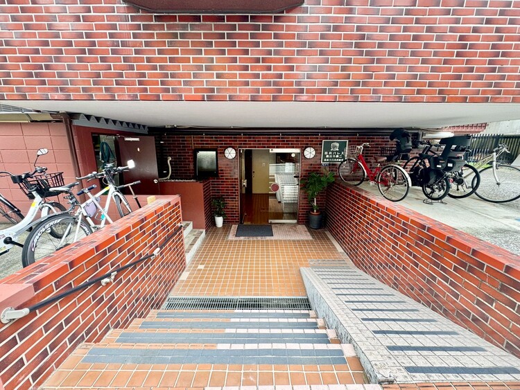 その他 上質感漂う玄関アプローチです。