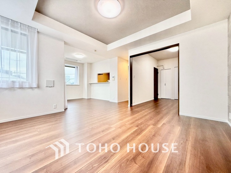 内装 ◆隠された美しさ◆流麗な音楽が流れているような繊細でいながら整然かつ堅牢なこの空間。この空間は確かに美しい。しかし、そこには美しさ以上のものが隠されている。