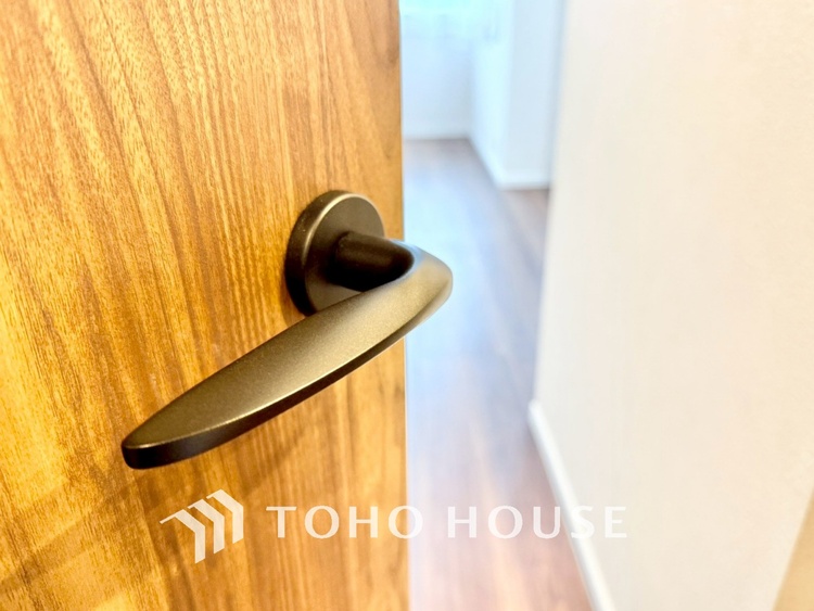 内装 ◆闇夜の輝き◆オレンジ色の光は大人になった今の僕にはわかる。1日の終わりを伝えに来たわけではなく、また明日が来る方へ導いてくれた事を。