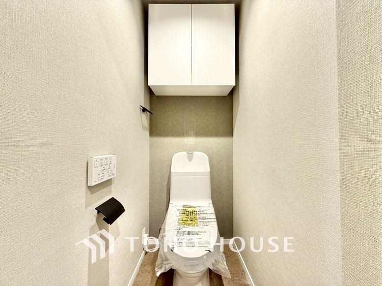 トイレ ◆トイレ◆トイレも全て新品に交換されており、清々しく新生活を始めることができます。白基調の清潔感のある空間に生まれ変わりました。