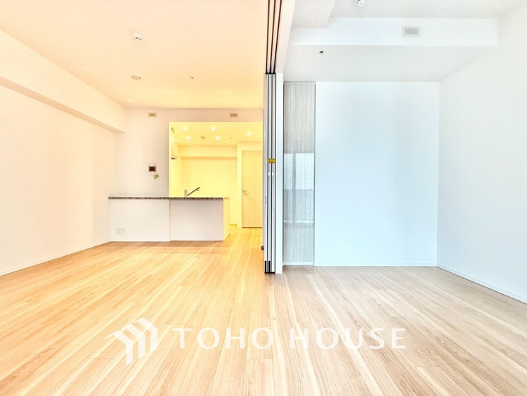 内装 ◆闇夜の輝き◆オレンジ色の光は大人になった今の僕にはわかる。1日の終わりを伝えに来たわけではなく、また明日が来る方へ導いてくれた事を。