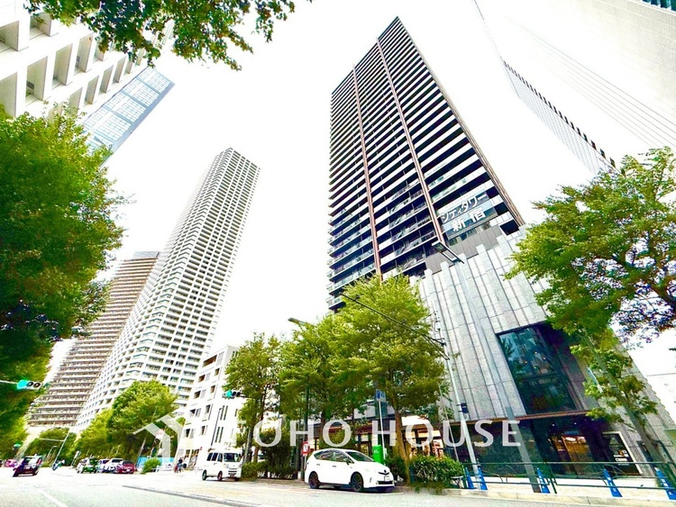 外観 ◆共有空間◆些細な事でほっぺを膨らまして怒る君。それでも僕達はこれからも一緒だよ。喧嘩をしても離れたくないから一つはさんだ同じ場所にいる。分かるよ。そこに君が