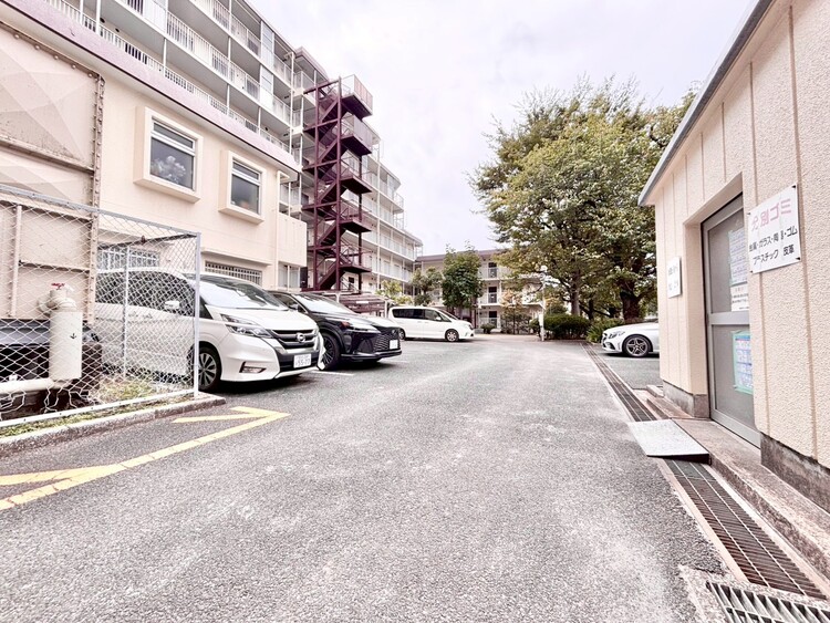 その他 駐車スペースが嬉しいですね。※空き状況は都度ご確認下さい。
