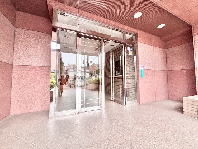 その他 上質感漂う玄関アプローチです。