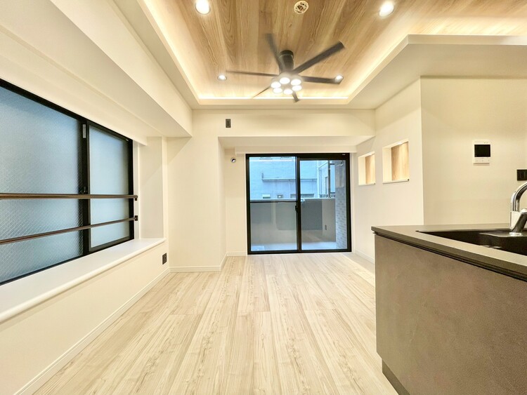 居間 伸びやかな空間のなかで、ゆったりとしたひとときを過ごせます。