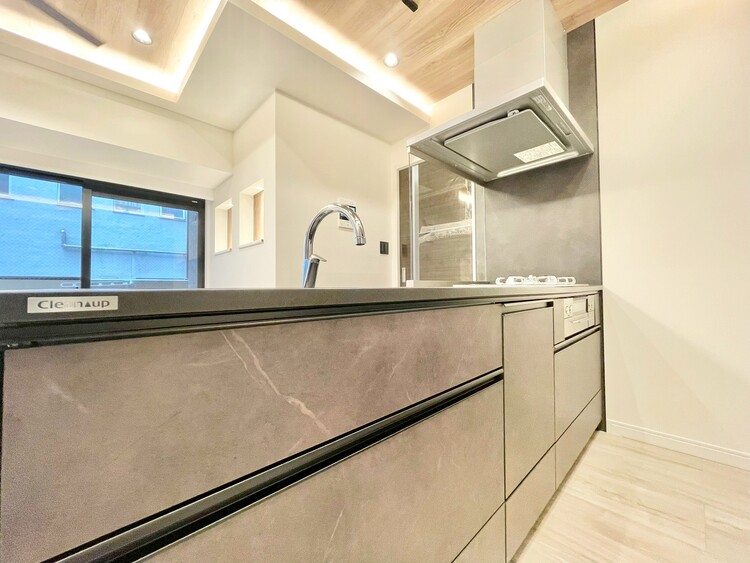 キッチン 開放感のあるキッチンスペース。調理をしながら、会話も弾みそうですね。