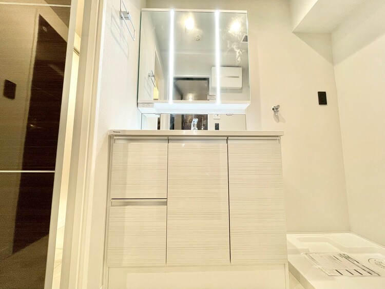 洗面 清潔感を感じられる洗面化粧台。
