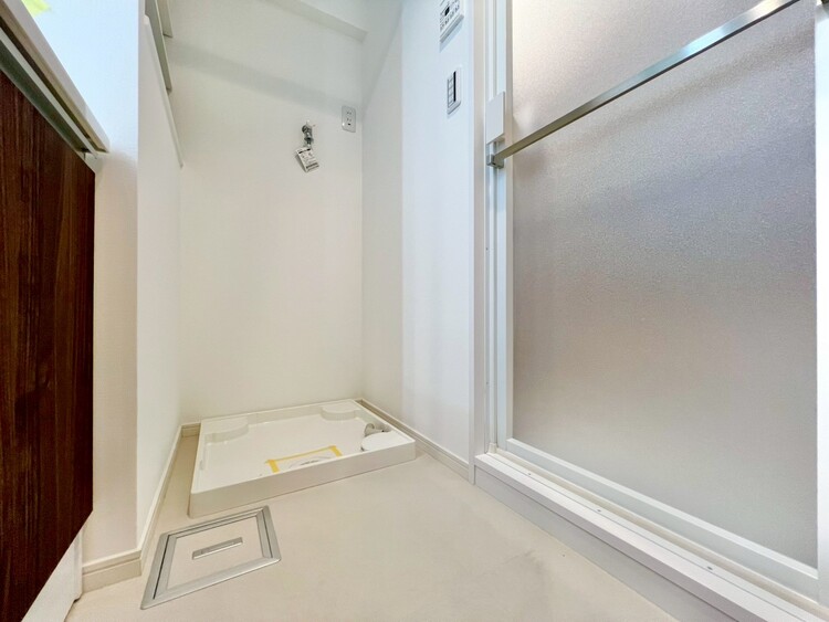 その他 十分な広さの脱衣所。