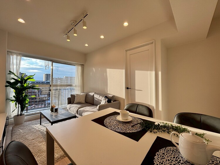 居間 伸びやかな空間のなかで、ゆったりとしたひとときを過ごせます。