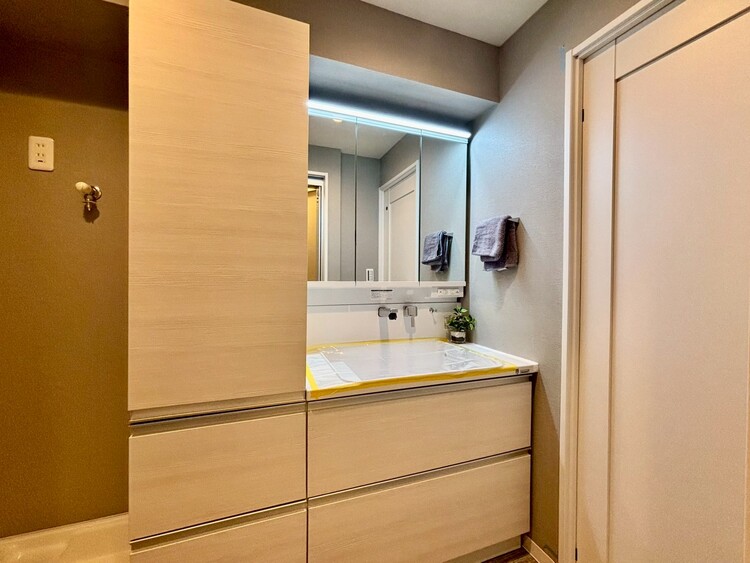 洗面 清潔感を感じられる洗面化粧台。