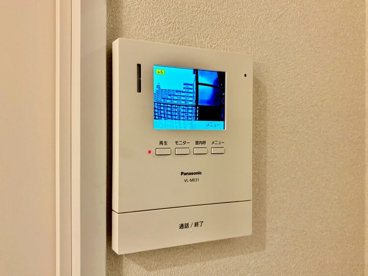 設備 誰が来てもわかる様にモニター付きインターホンを設置。