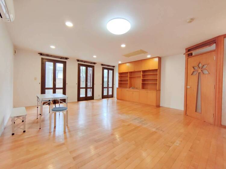 居間 伸びやかな空間のなかで、ゆったりとしたひとときを過ごせます。