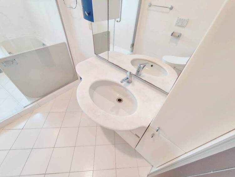 洗面 清潔感を感じられる洗面化粧台。