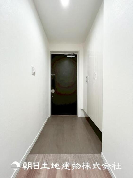 その他 【玄関】大切な家族、お客様をお迎えする玄関は住宅の入口。仕事が終わって疲れた日でも、あなたを受け入れてくれます。