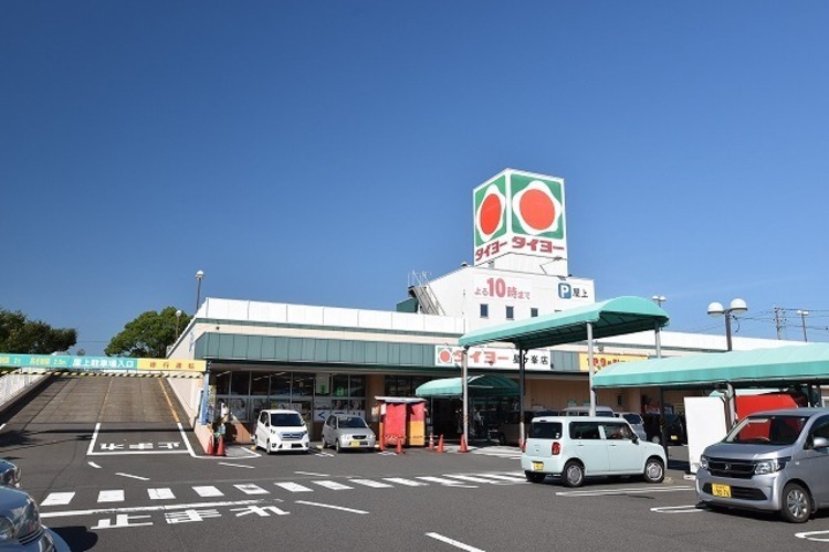 周辺 タイヨー星ヶ峯店【タイヨー星ヶ峯店】は、鹿児島市星ヶ峯4丁目1番地1号に位置する星ヶ峯交番前交差点近くのスーパーです。取扱品目は主に「生鮮食品・日配品・一般食品・日用雑… 徒歩 約10分（約750m）