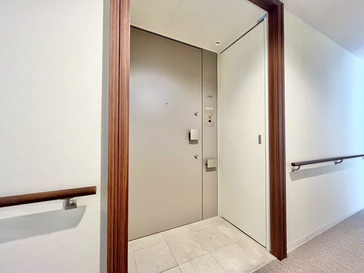 玄関 玄関を開ければ、そこは安らぎのご自宅。