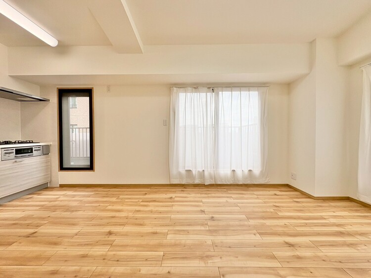 居間 居心地の良い空気感は、暮らしのステージを彩り、心からのやすらぎと満足感を与えてくれます。