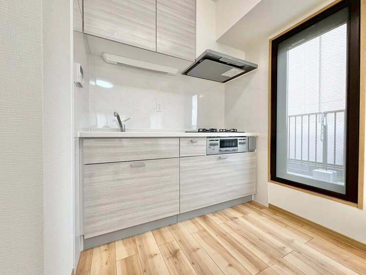 キッチン スマートな意匠と充実の機能を備えたキッチンが、暮らしにおいしい彩りを添えます。