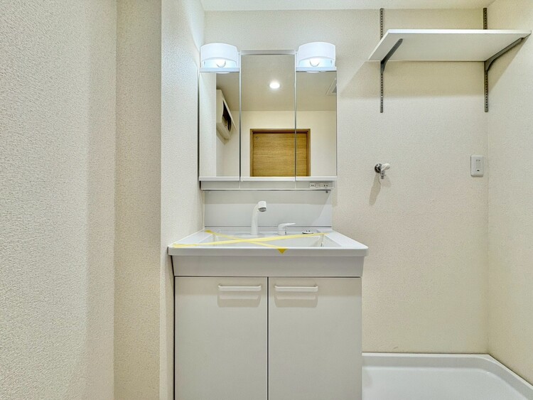 洗面 何かと物が増える場所だからこそ、スッキリと見映えの良い空間に。