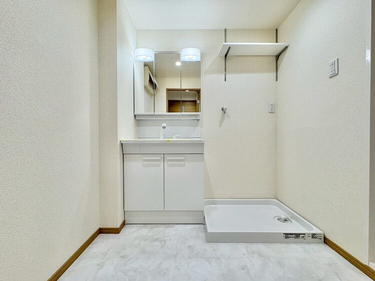 洗面 清潔感と心地よさを重視した、上質感漂うパウダールーム。