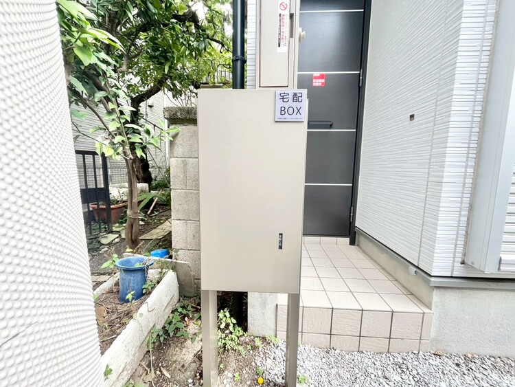 設備 郵便物を受け取るための郵便受け。