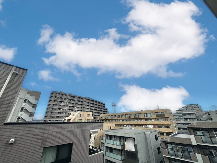 バルコニー 頬をなでる、優しい風を感じることが出来ます。