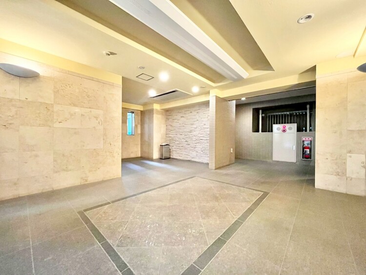 エントランス エントランスは、毎日の行き帰りで使う大事な空間です。