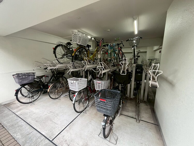その他 きちんと整備された駐輪場。住む方の心遣いが感じられます。