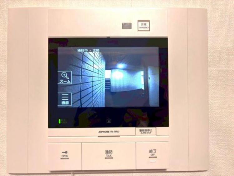 設備 オートロック　エントランスにはオートロックを採用。侵入者をシャットアウトし、住まいの安全性を高めます。